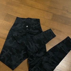 Back/grey camo lululemon aligns size 2 perfect used condition